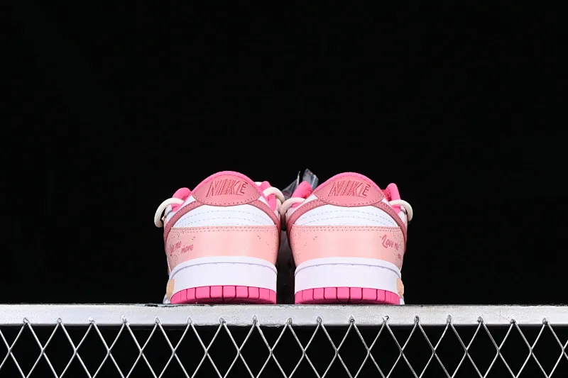 All Categories Nk SB Dunk Series Nk SB Dunk Low Low-top sneakers Nk Dunk Low Panda Prank Summer Theme Zhuyan Noodles Old Retro SB Strap Low-top Casual Shoes DZ5196-600